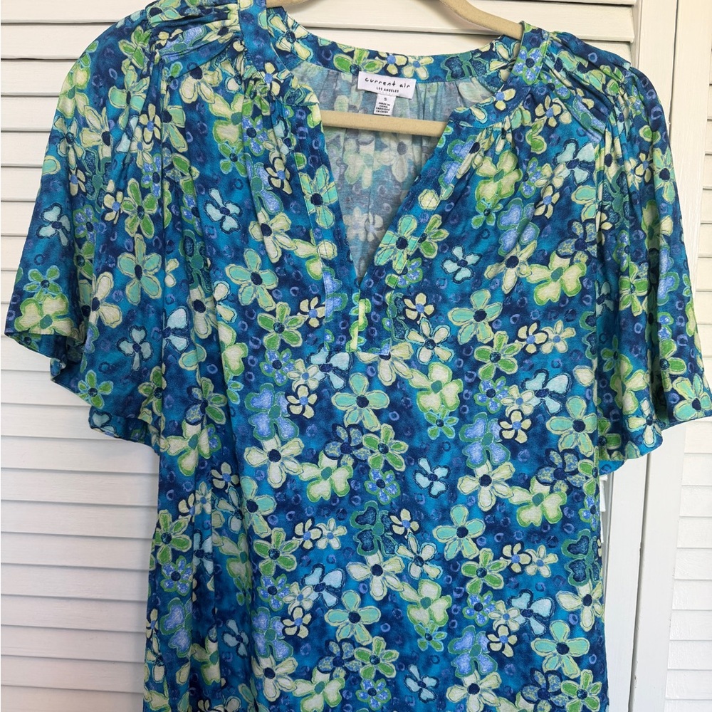 Current Air  Floral Split-Neck Women’s Top